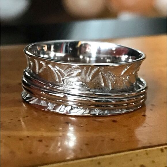 Sterling Silver Spinning Band Ring - Picture 3 of 7